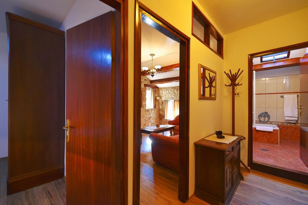 Antique apartment Arsenale Rovinj Extérieur photo