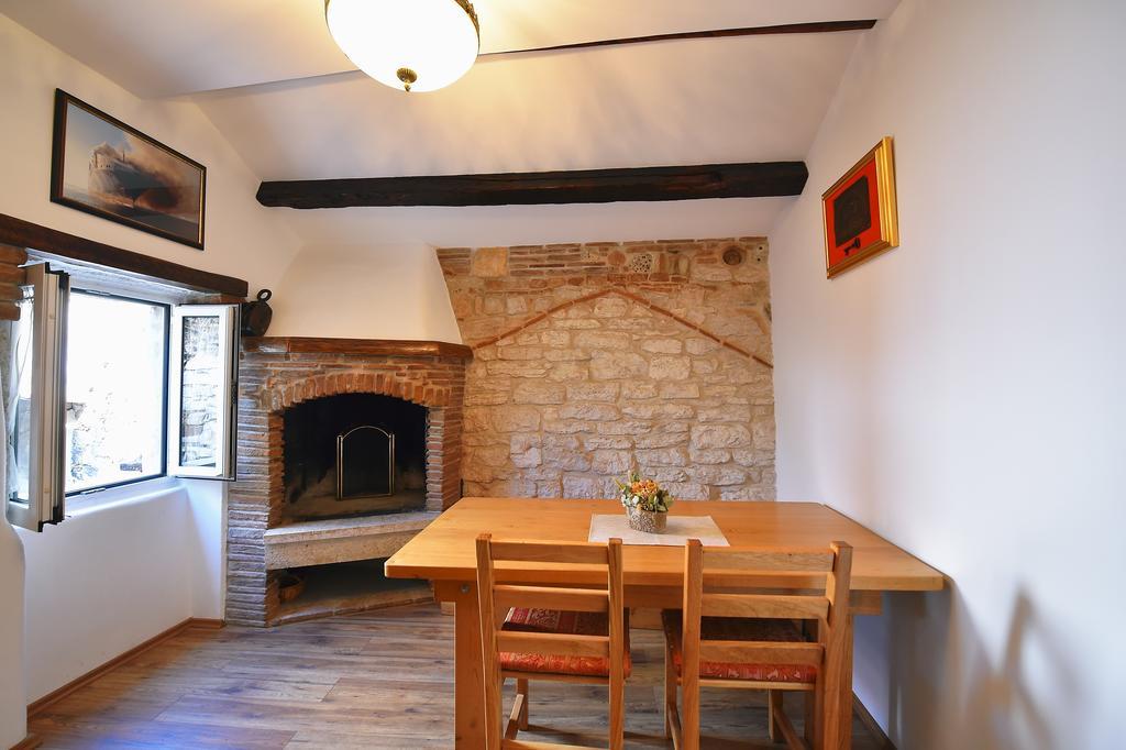 Antique apartment Arsenale Rovinj Extérieur photo
