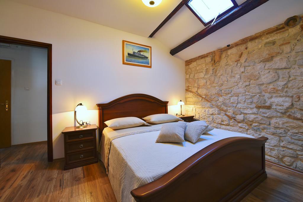 Antique apartment Arsenale Rovinj Extérieur photo